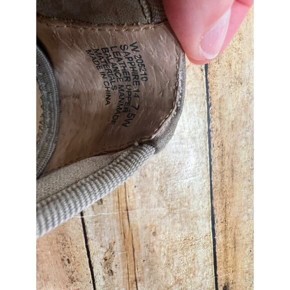 Me Too Sapphire Luxe Jeweled Gray-Stone Suede Leather Cushioned Flats 7.5W - Picture 8 of 8